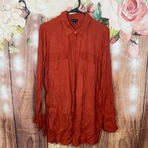 New Directions High slit side Dress shirt